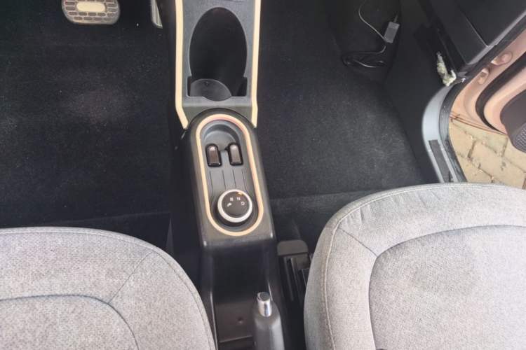 Used Wuling Hongguang MINIEV 2022 Macaron Premium Model – Lithium Iron Phosphate Gear Lever