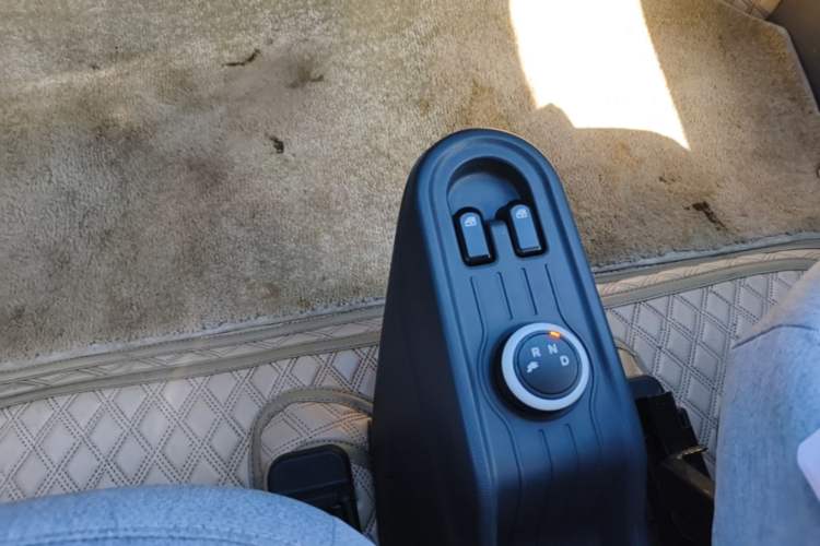Used Wuling Hongguang MINIEV 2022 Macaron Premium Model – Lithium Iron Phosphate Gear Lever