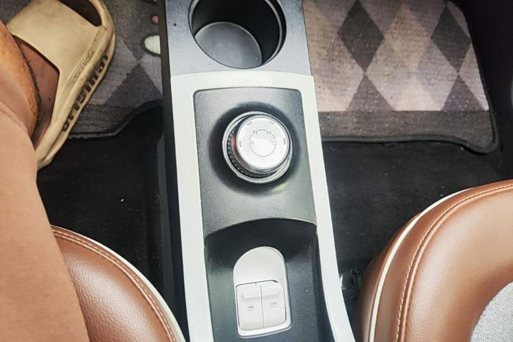 Used Wuling Hongguang MINIEV 2022 GAMEBOY 200km Gaming Edition with Lithium Iron Phosphate Gear Lever