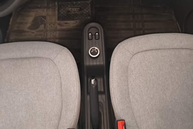Used Wuling Hongguang MINIEV 2022 Macaron Premium Model – Lithium Iron Phosphate Gear Lever