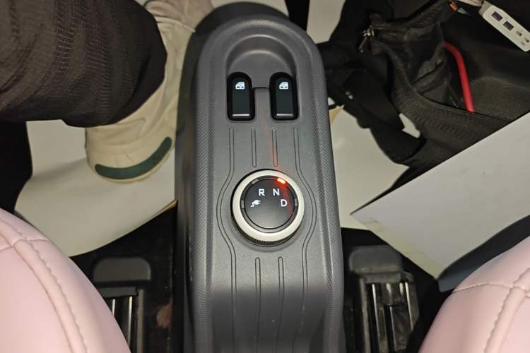 Used Wuling Hongguang MINIEV 2022 Macaron Premium Model – Lithium Iron Phosphate Gear Lever