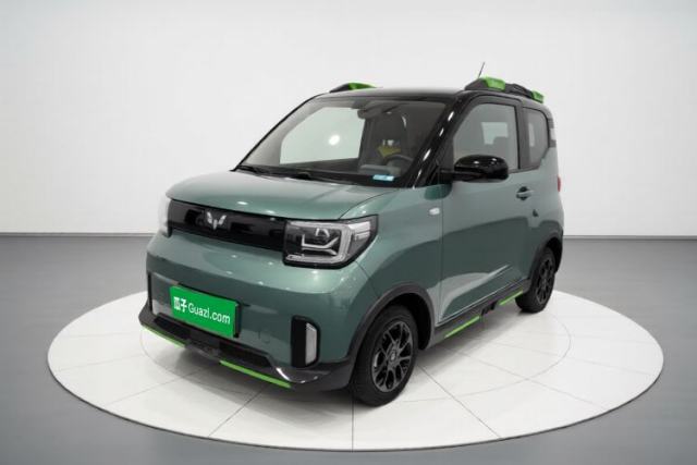 Ojetý Wuling Hongguang MINIEV 2022 GAMEBOY 200km Play Edition with Lithium Iron Phosphate