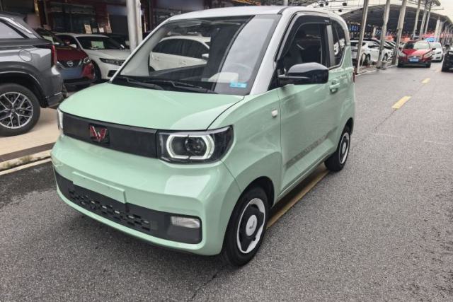 Ojetý Wuling Hongguang MINIEV 2022 Macaron Premium Model – Lithium Iron Phosphate
