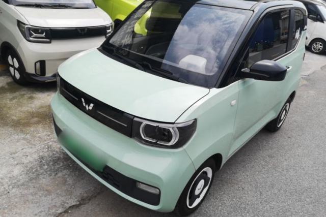 Ojetý Wuling Hongguang MINIEV 2022 Macaron Premium Model – Lithium Iron Phosphate