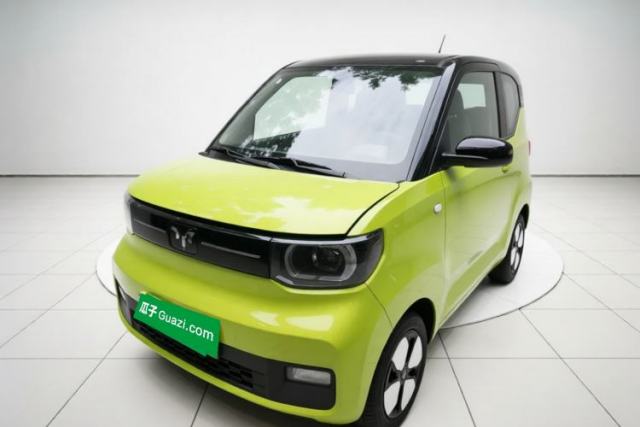 Ojetý Wuling Hongguang MINIEV 2022 Macaron Premium Model – Lithium Iron Phosphate