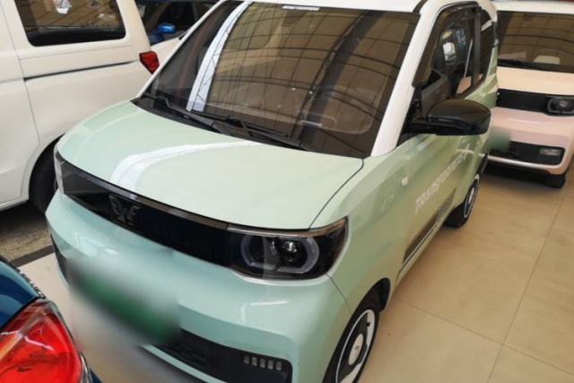 Ojetý Wuling Hongguang MINIEV 2022 Macaron Premium Model – Lithium Ternary Battery