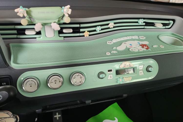 Used Wuling Hongguang MINIEV 2022 Macaron Premium Model – Lithium Iron Phosphate Audio And AC Panel