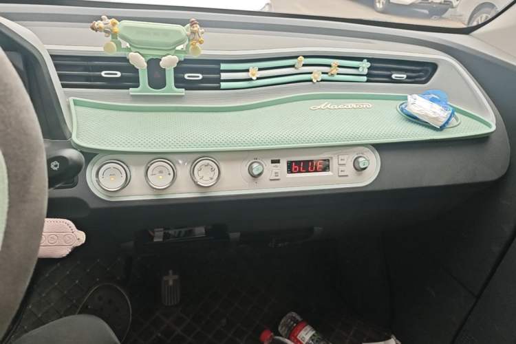 Used Wuling Hongguang MINIEV 2022 Macaron Premium Model – Lithium Ternary Battery Audio And AC Panel