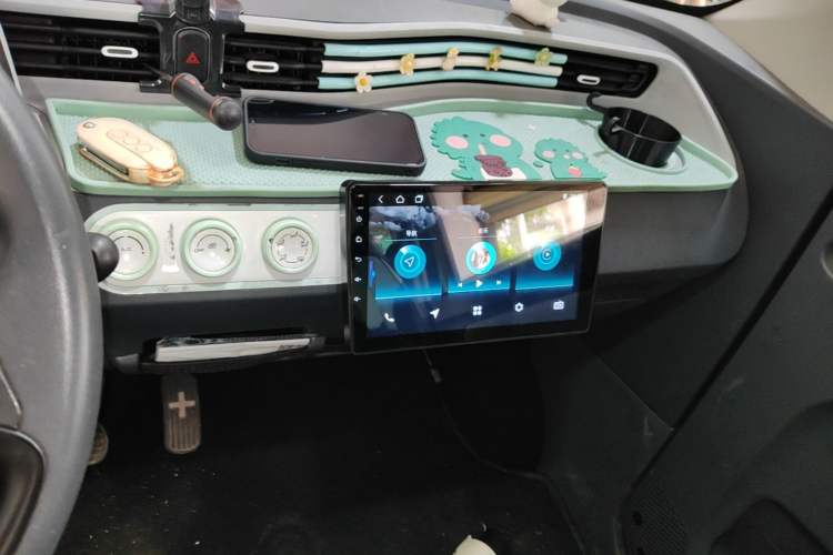 Used Wuling Hongguang MINIEV 2022 Macaron Premium Model – Lithium Iron Phosphate Audio And AC Panel
