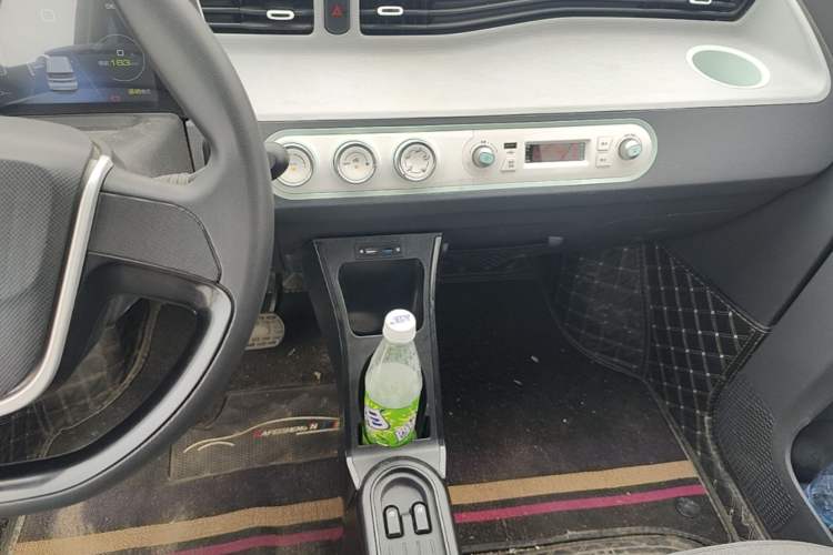 Used Wuling Hongguang MINIEV 2022 Macaron Premium Model – Lithium Iron Phosphate Audio And AC Panel