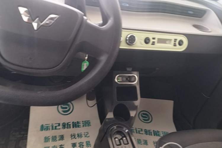 Used Wuling Hongguang MINIEV 2022 Macaron Fashion Model Lithium Iron Phosphate Audio And AC Panel