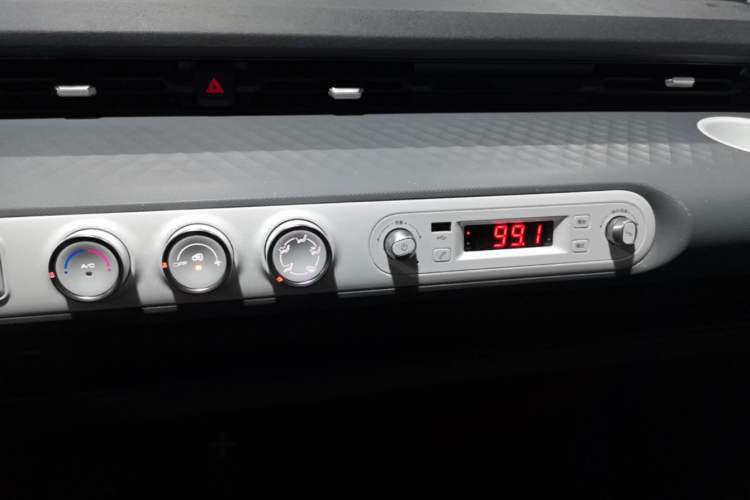 Used Wuling Hongguang MINIEV 2022 GAMEBOY 300km Enthusiast Model with Lithium Iron Phosphate Audio And AC Panel