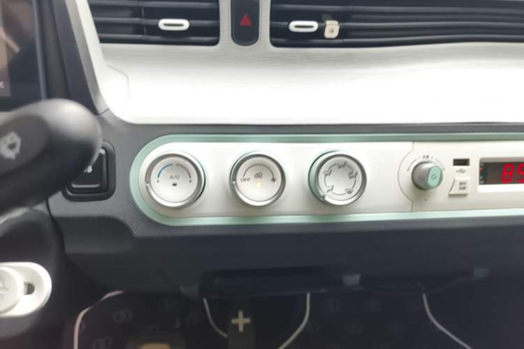 Used Wuling Hongguang MINIEV 2022 Macaron Premium Model – Lithium Ternary Battery Audio And AC Panel