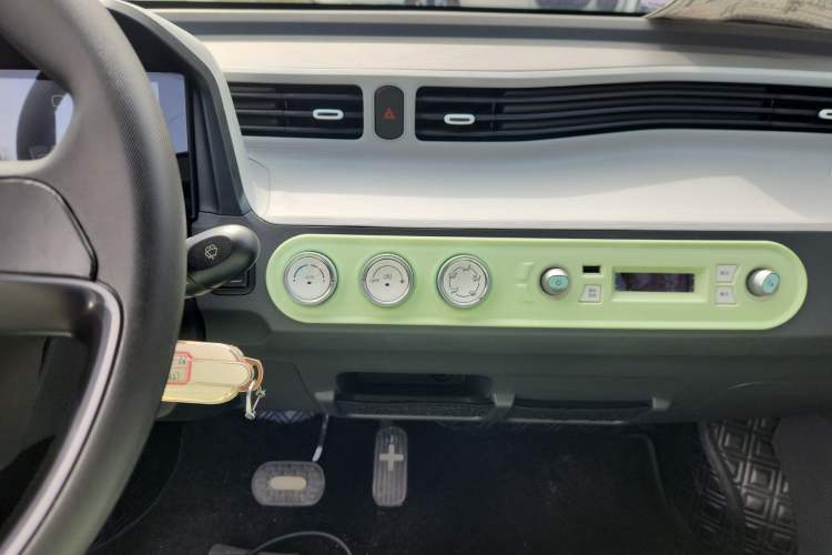 Used Wuling Hongguang MINIEV 2022 Macaron Premium Model – Lithium Ternary Battery Audio And AC Panel