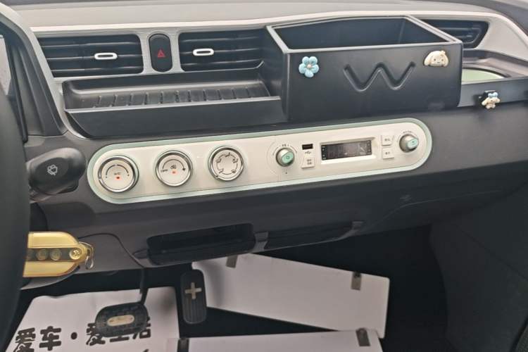 Used Wuling Hongguang MINIEV 2022 Macaron Fashion Model Lithium Iron Phosphate Audio And AC Panel