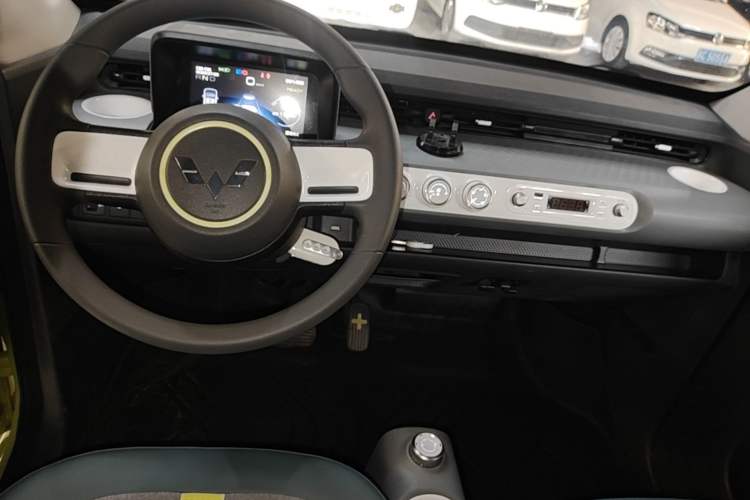 Used Wuling Hongguang MINIEV 2022 GAMEBOY 200km Gaming Edition with Lithium Iron Phosphate Audio And AC Panel