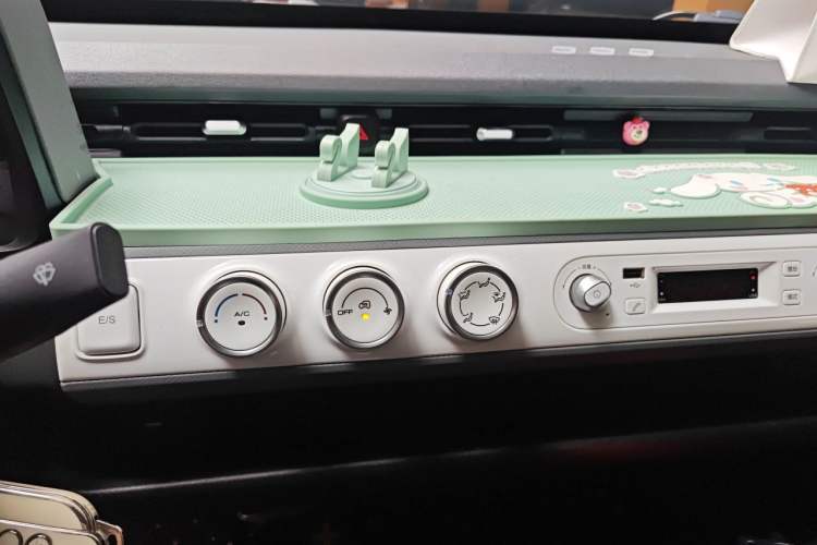 Used Wuling Hongguang MINIEV 2022 GAMEBOY 200km Gaming Edition with Lithium Iron Phosphate Audio And AC Panel
