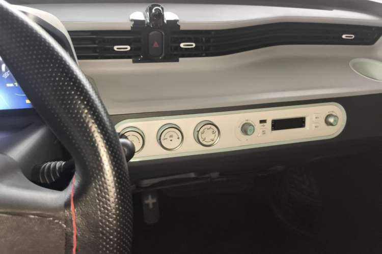 Used Wuling Hongguang MINIEV 2022 Macaron Fashion Model Lithium Iron Phosphate Audio And AC Panel