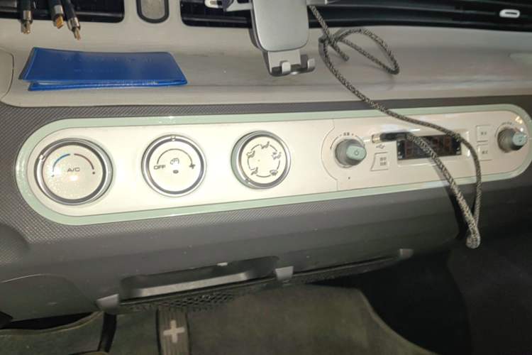 Used Wuling Hongguang MINIEV 2022 Macaron Premium Model – Lithium Ternary Battery Audio And AC Panel
