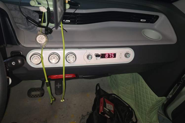 Used Wuling Hongguang MINIEV 2022 Macaron Fashion Edition Lithium-Nickel-Cobalt-Alpha-oxide Audio And AC Panel