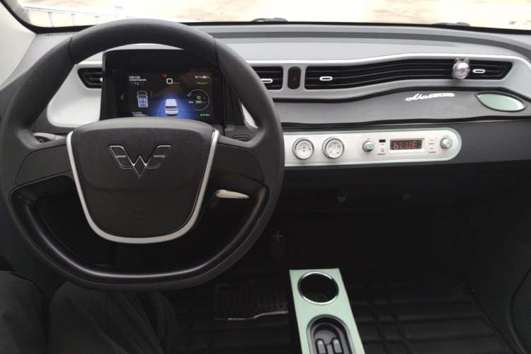 Used Wuling Hongguang MINIEV 2022 Macaron Premium Model – Lithium Ternary Battery Audio And AC Panel