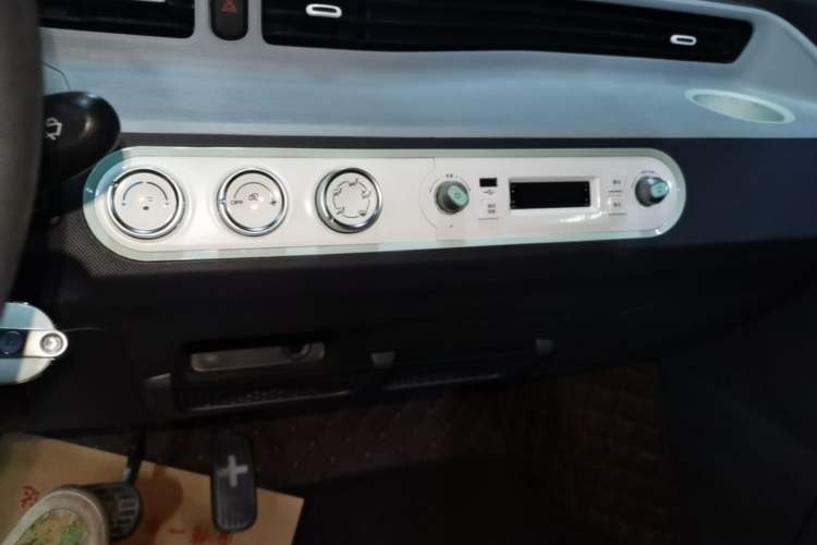 Used Wuling Hongguang MINIEV 2022 Macaron Fashion Model Lithium Iron Phosphate Audio And AC Panel