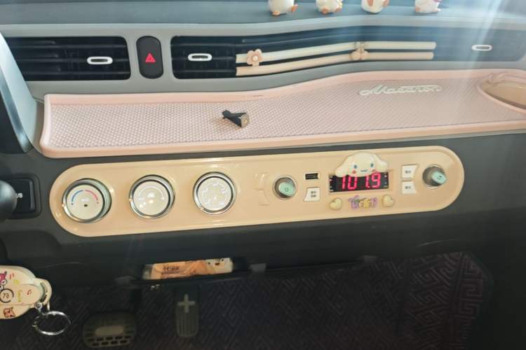 Used Wuling Hongguang MINIEV 2022 Macaron Premium Model – Lithium Iron Phosphate Audio And AC Panel