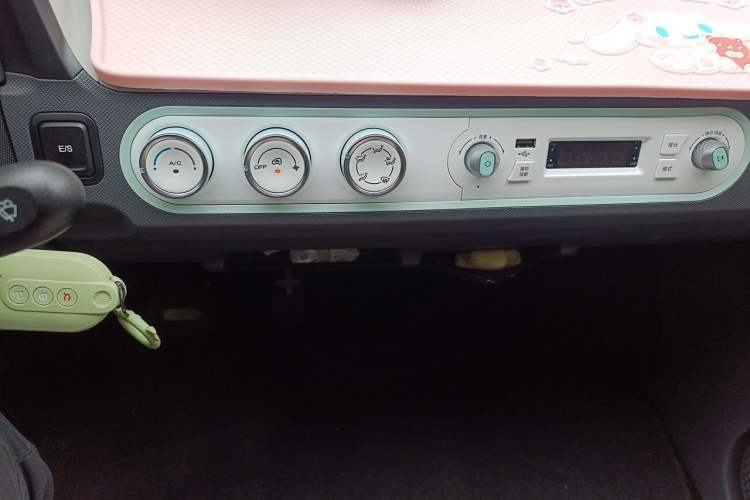 Used Wuling Hongguang MINIEV 2022 Macaron Fashion Model Lithium Iron Phosphate Audio And AC Panel