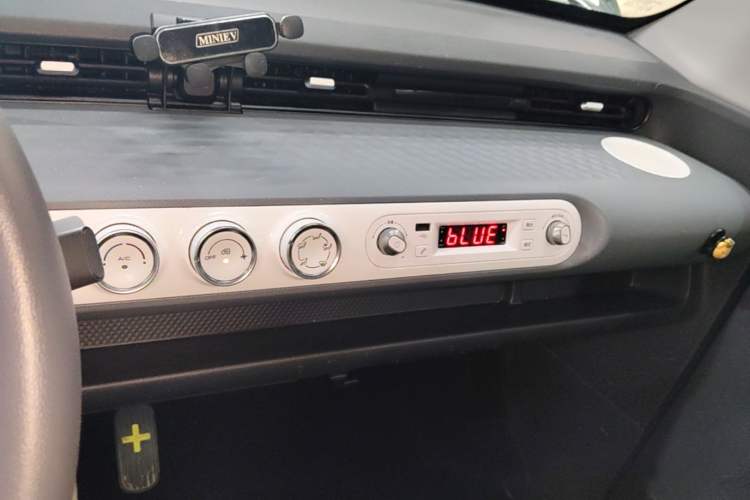 Used Wuling Hongguang MINIEV 2022 GAMEBOY 200km Gaming Edition with Lithium Iron Phosphate Audio And AC Panel