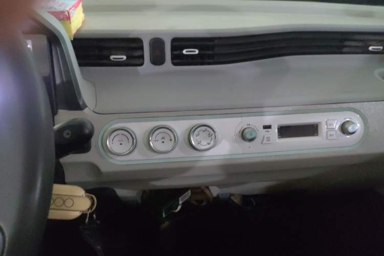 Used Wuling Hongguang MINIEV 2022 Enjoy Edition Lithium Iron Phosphate Audio And AC Panel