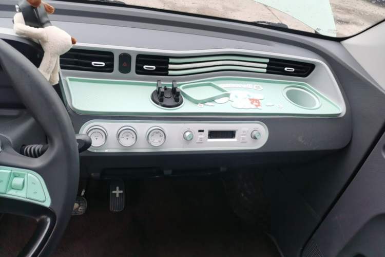 Used Wuling Hongguang MINIEV 2022 Macaron Fashion Model Lithium Iron Phosphate Audio And AC Panel