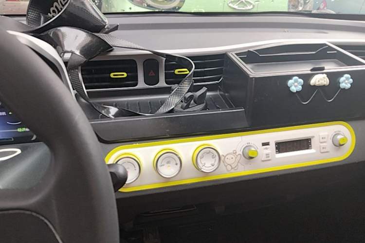 Used Wuling Hongguang MINIEV 2022 Macaron-Color Edition Lithium Iron Phosphate Audio And AC Panel