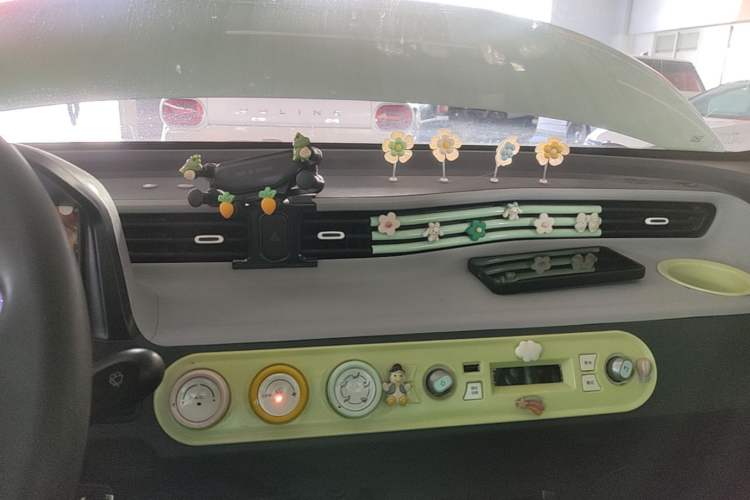 Used Wuling Hongguang MINIEV 2022 Macaron Fashion Model Lithium Iron Phosphate Audio And AC Panel