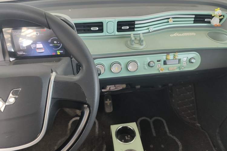 Used Wuling Hongguang MINIEV 2022 Macaron Premium Model – Lithium Iron Phosphate Audio And AC Panel