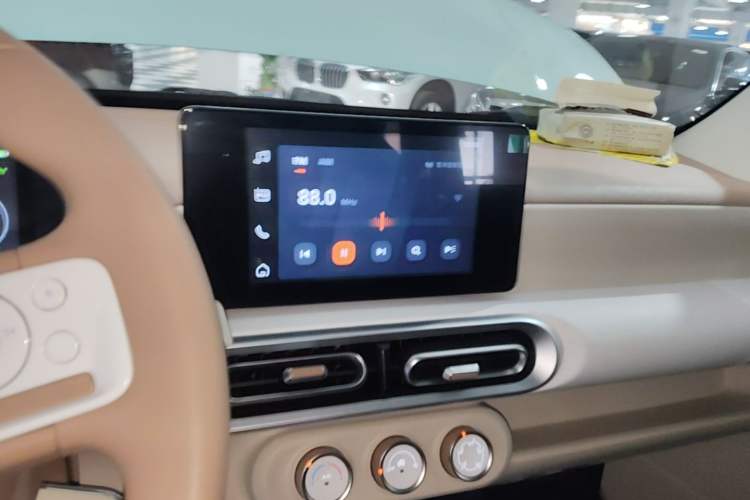 Used Wuling Hongguang MINIEV 2022 Macaron Colorful Edition Lithium Iron Phosphate Audio And AC Panel