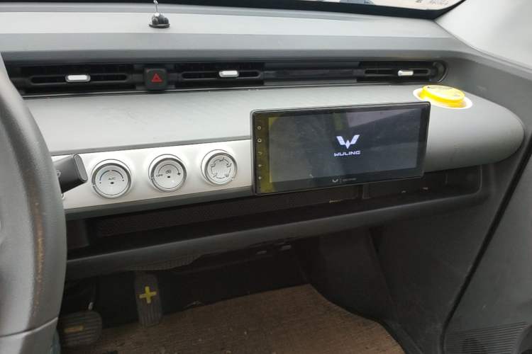 Used Wuling Hongguang MINIEV 2022 GAMEBOY 200km Gaming Edition with Lithium Iron Phosphate Audio And AC Panel
