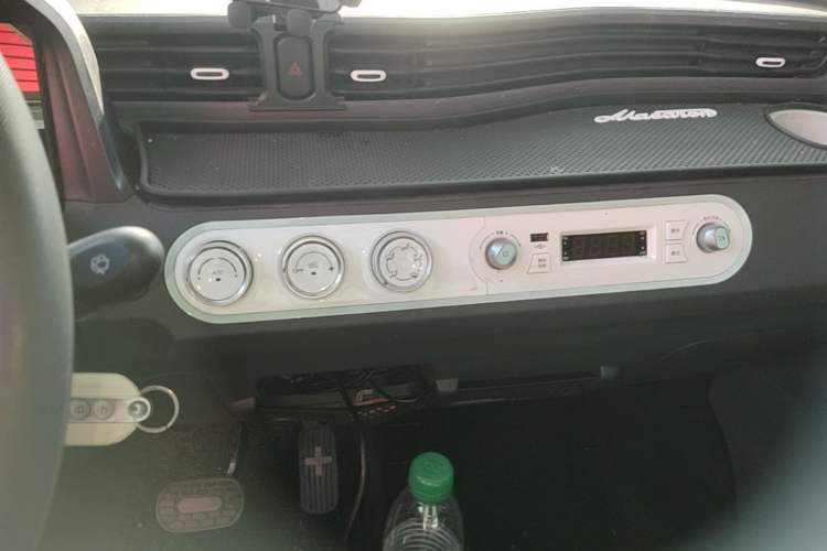 Used Wuling Hongguang MINIEV 2022 Enjoy Edition Lithium-Ion Battery Audio And AC Panel