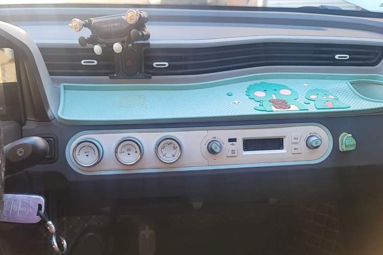 Used Wuling Hongguang MINIEV 2022 Enjoy Edition Lithium Iron Phosphate Audio And AC Panel