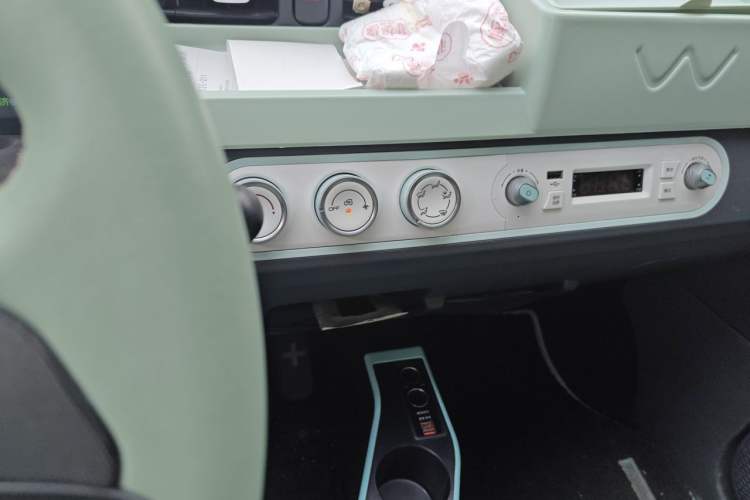 Used Wuling Hongguang MINIEV 2022 Enjoy Edition Lithium-Ion Battery Audio And AC Panel