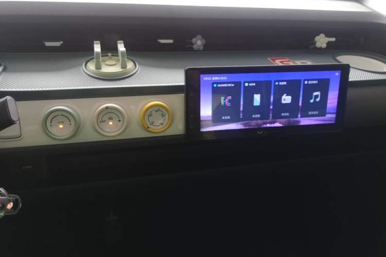 Used Wuling Hongguang MINIEV 2022 GAMEBOY 300km Play Edition Lithium Iron Phosphate Audio And AC Panel