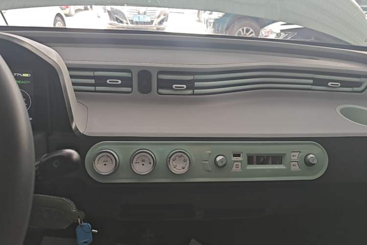 Used Wuling Hongguang MINIEV 2022 Macaron Premium Model – Lithium Iron Phosphate Audio And AC Panel