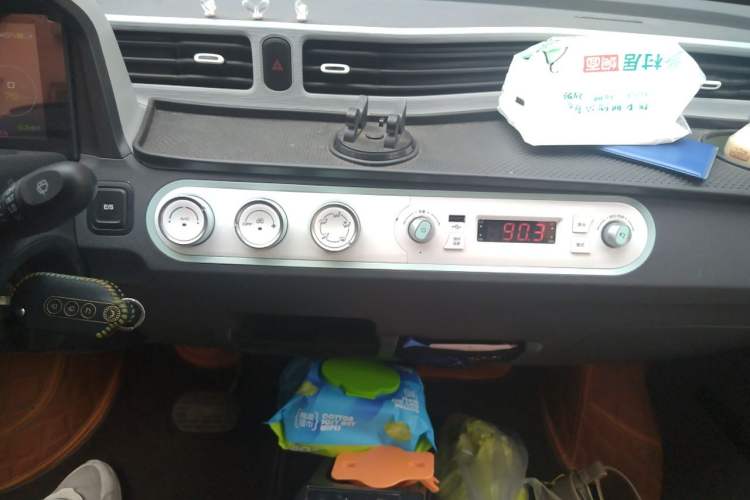 Used Wuling Hongguang MINIEV 2022 Macaron Premium Model – Lithium Ternary Battery Audio And AC Panel