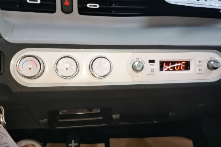 Used Wuling Hongguang MINIEV 2022 Macaron Fashion Model Lithium Iron Phosphate Audio And AC Panel