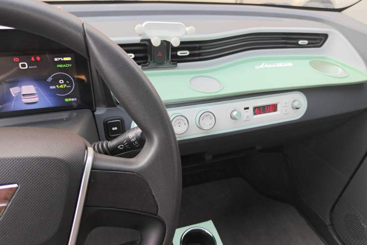 Used Wuling Hongguang MINIEV 2022 Macaron Premium Model – Lithium Iron Phosphate Audio And AC Panel