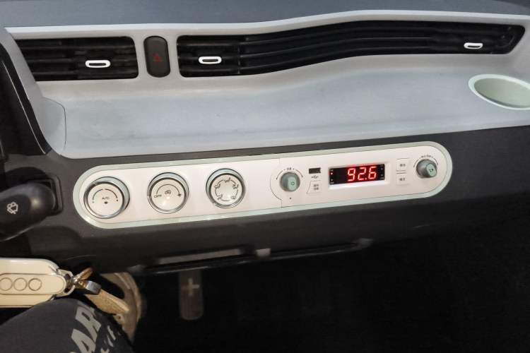 Used Wuling Hongguang MINIEV 2022 Macaron Fashion Model Lithium Iron Phosphate Audio And AC Panel
