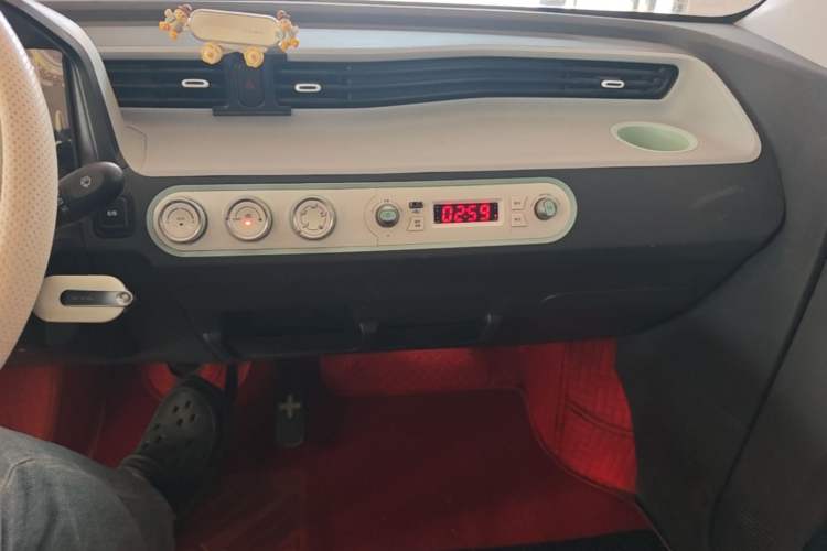 Used Wuling Hongguang MINIEV 2022 Macaron Premium Model – Lithium Iron Phosphate Audio And AC Panel