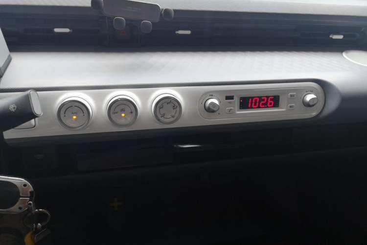 Used Wuling Hongguang MINIEV 2022 GAMEBOY 200km Play Edition with Lithium Iron Phosphate Audio And AC Panel