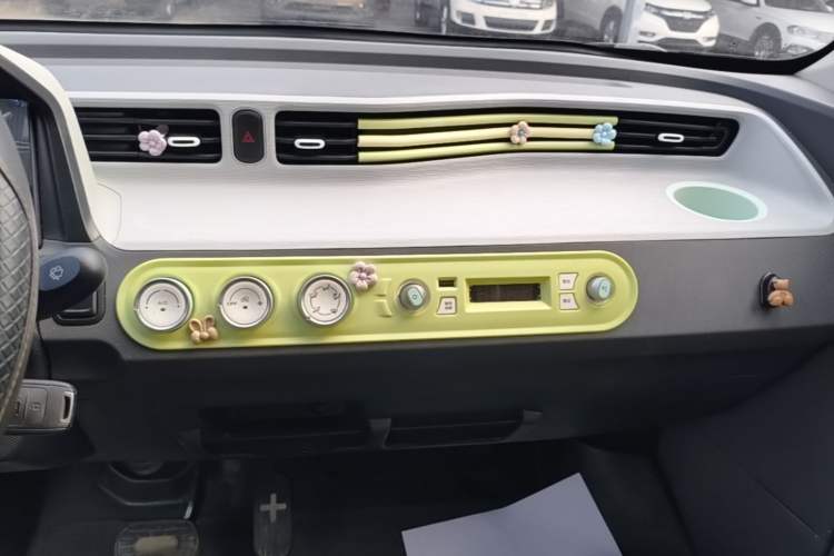Used Wuling Hongguang MINIEV 2022 Macaron Fashion Model Lithium Iron Phosphate Audio And AC Panel