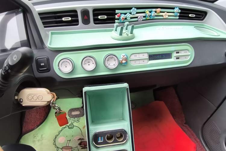 Used Wuling Hongguang MINIEV 2022 Macaron Premium Model – Lithium Ternary Battery Audio And AC Panel
