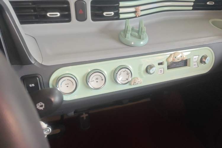 Used Wuling Hongguang MINIEV 2022 Macaron Fashion Model Lithium Iron Phosphate Audio And AC Panel